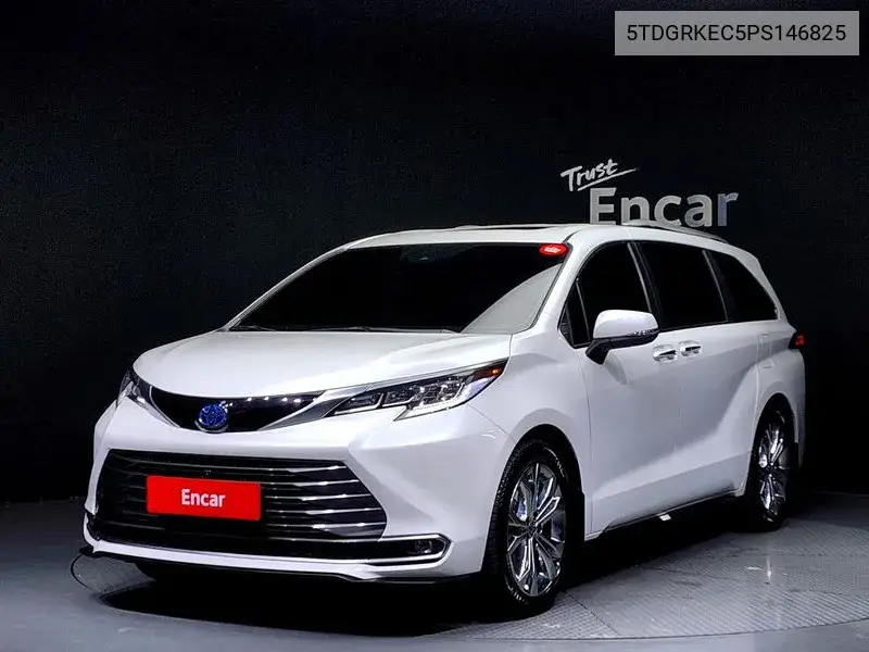 Toyota Sienna 2023 года выпуска