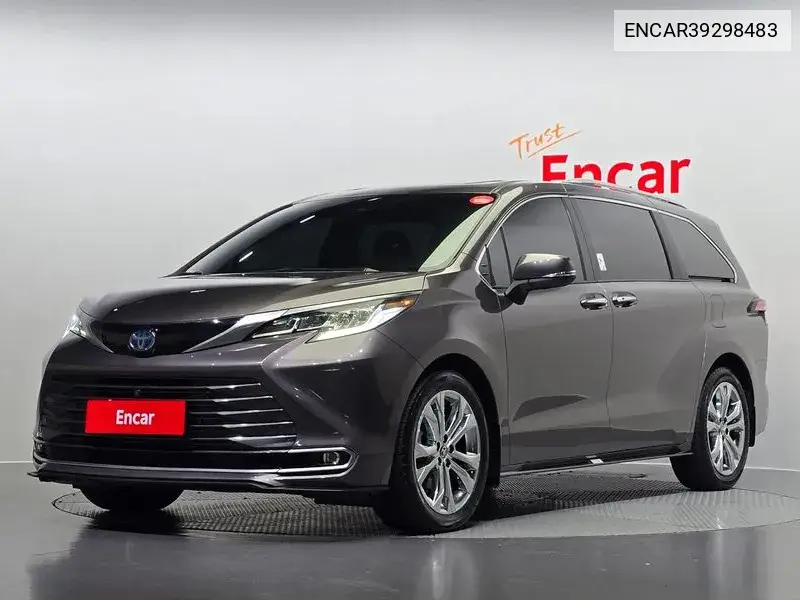 Toyota Sienna 2023 года выпуска