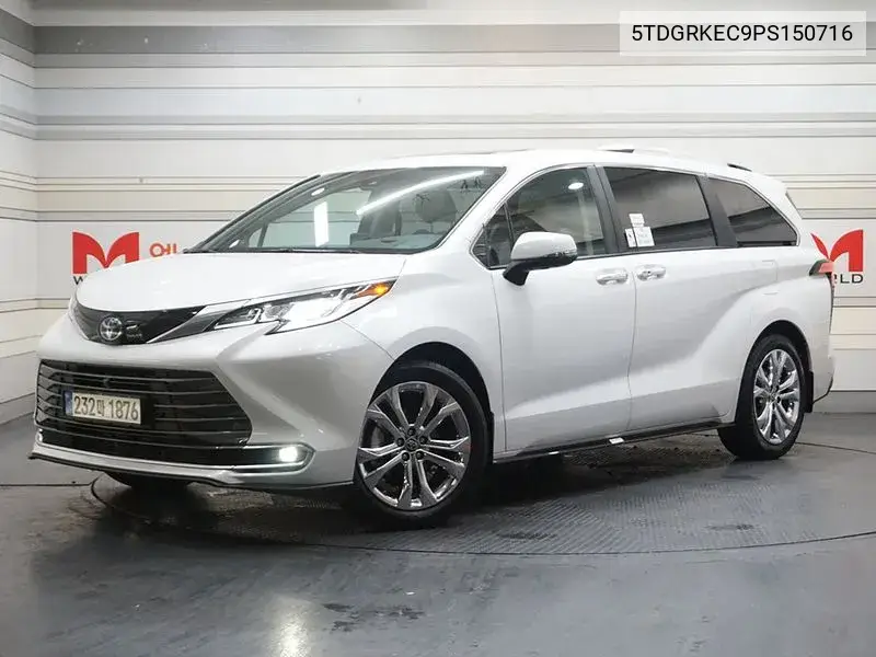 Toyota Sienna 2023 года выпуска