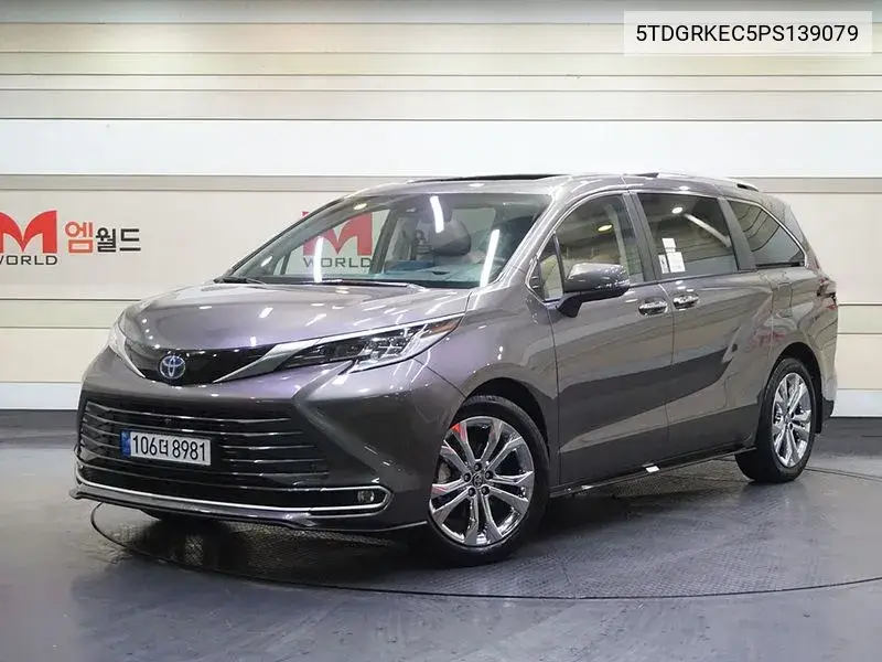 Toyota Sienna 2023 года выпуска