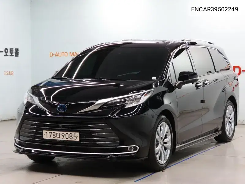Toyota Sienna 2023 года выпуска