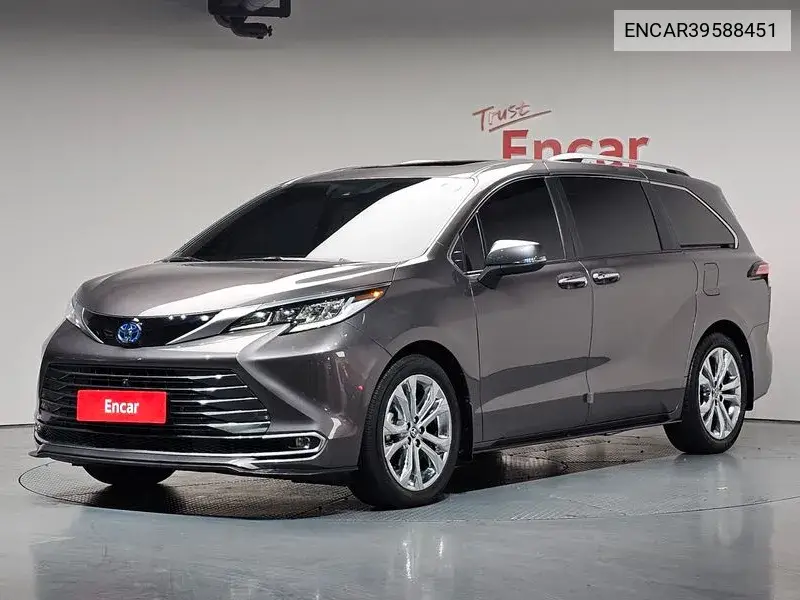 Toyota Sienna 2023 года выпуска