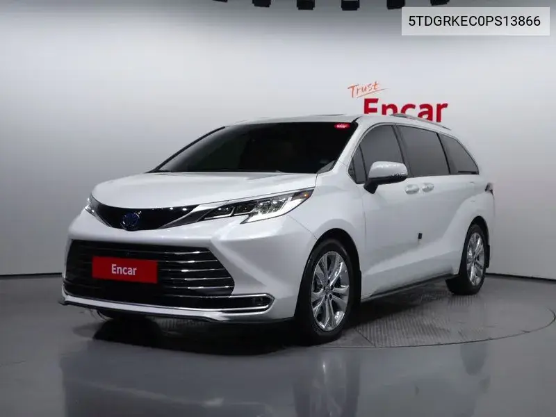 Toyota Sienna 2023 года выпуска