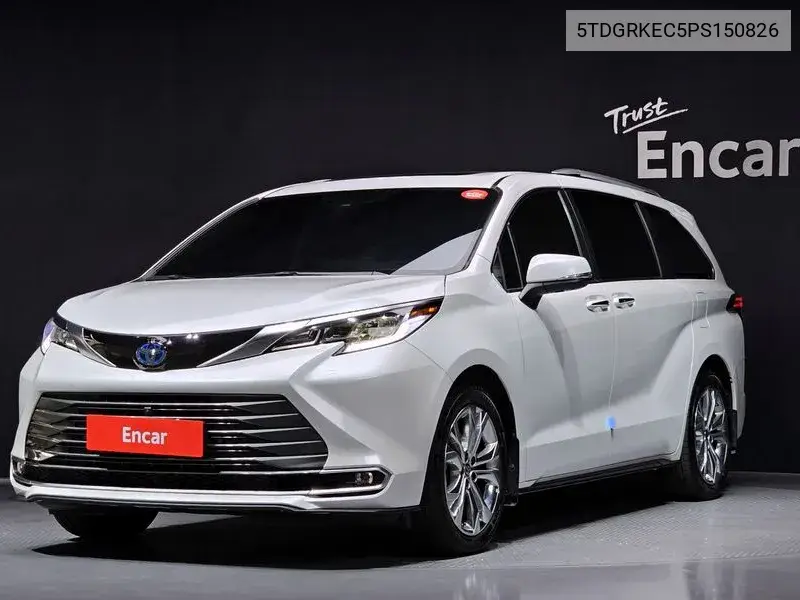 Toyota Sienna 2023 года выпуска