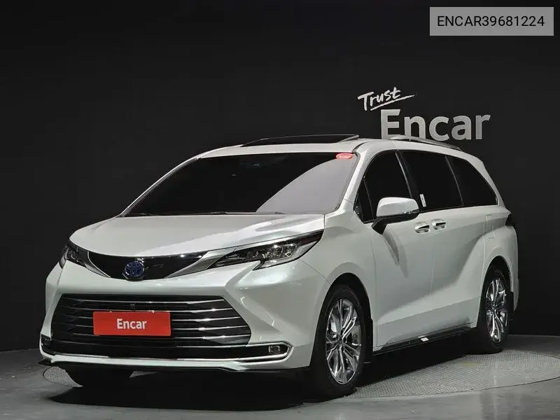 Toyota Sienna 2023 года выпуска