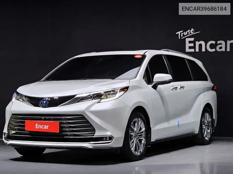 Toyota Sienna 2023 года выпуска