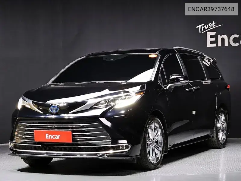 Toyota Sienna 2023 года выпуска