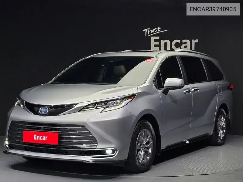 Toyota Sienna 2023 года выпуска