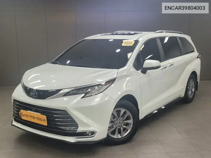 Toyota Sienna 2023 года выпуска