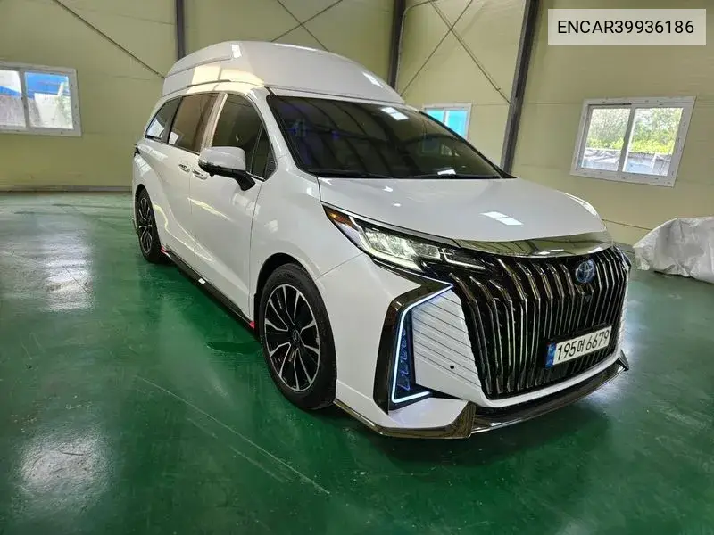 Toyota Sienna 2023 года выпуска