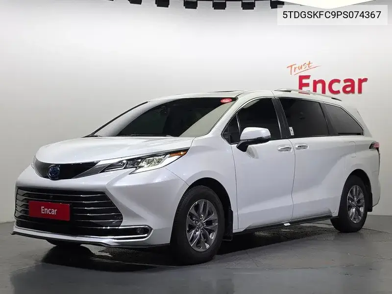 Toyota Sienna 2023 года выпуска