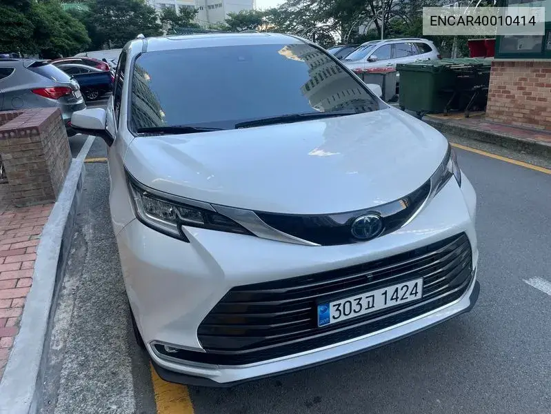 Toyota Sienna 2023 года выпуска