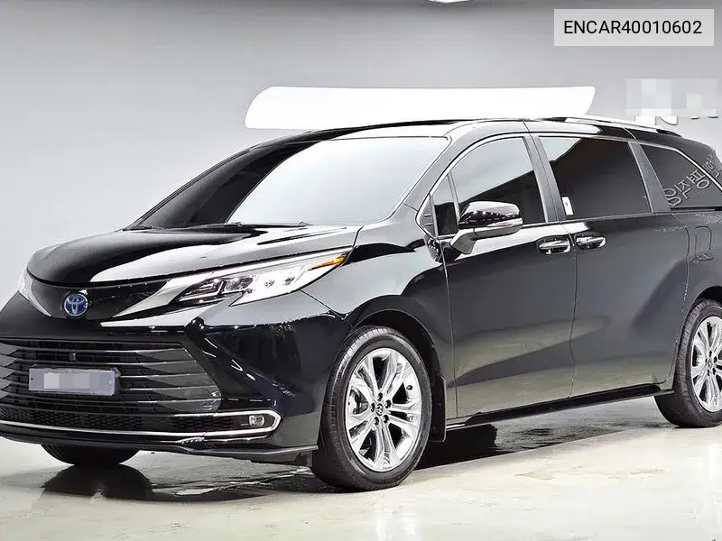 Toyota Sienna 2023 года выпуска