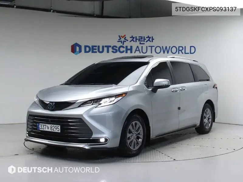 Toyota Sienna 2023 года выпуска