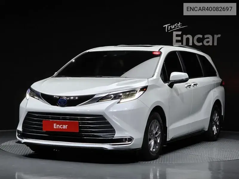 Toyota Sienna 2023 года выпуска
