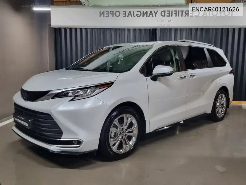 Toyota Sienna 2023 года выпуска
