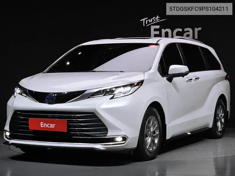 Toyota Sienna 2023 года выпуска