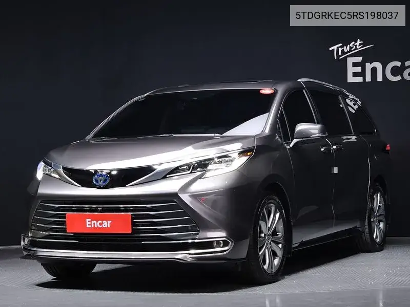 Toyota Sienna 2024 года выпуска