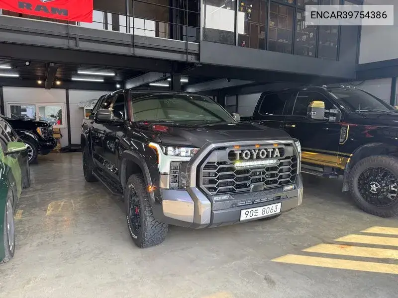 Toyota Tundra 2024 года выпуска