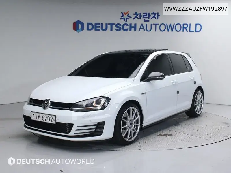 Volkswagen Golf 2015 года выпуска