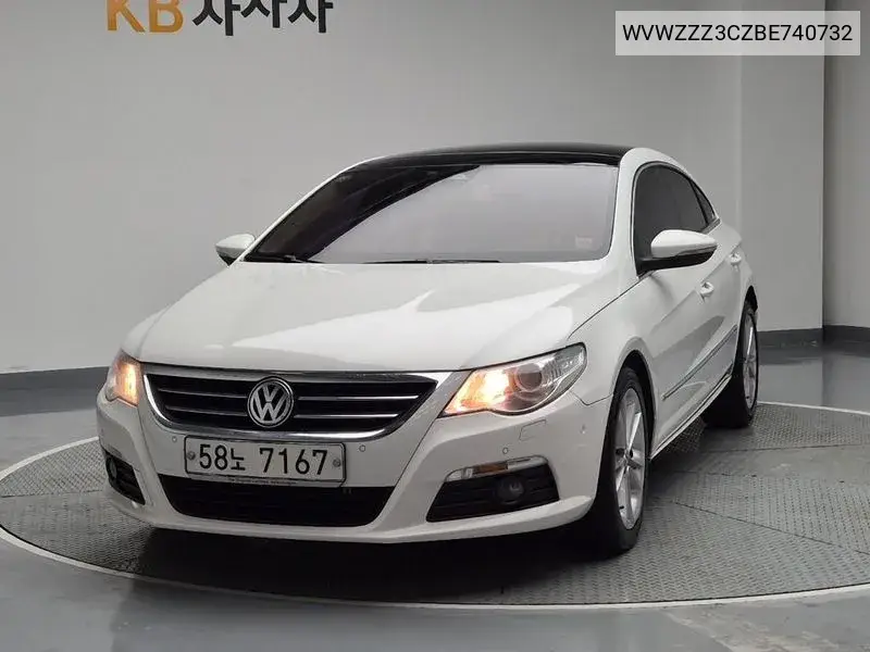 Volkswagen Passat CC 2011 года выпуска