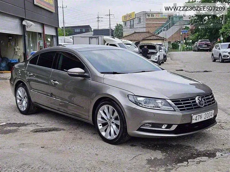 Volkswagen Passat CC 2013 года выпуска
