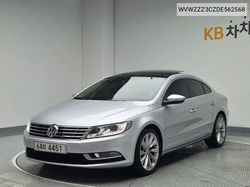 Volkswagen Passat CC 2013 года выпуска