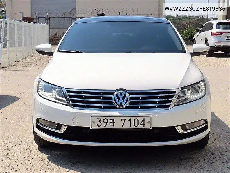 Volkswagen Passat CC 2015 года выпуска