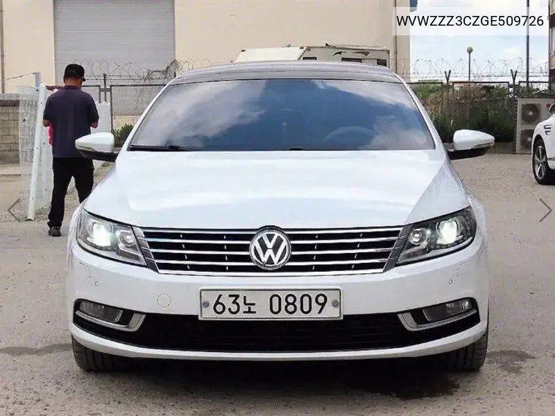 Volkswagen Passat CC 2016 года выпуска