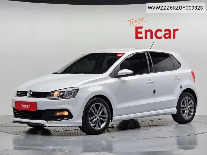 Volkswagen Polo 2015 года выпуска