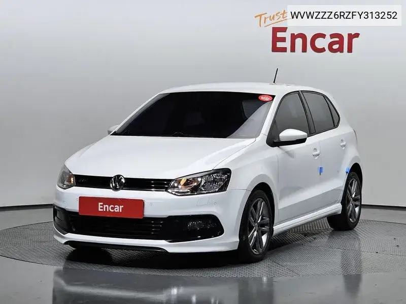 Volkswagen Polo 2015 года выпуска