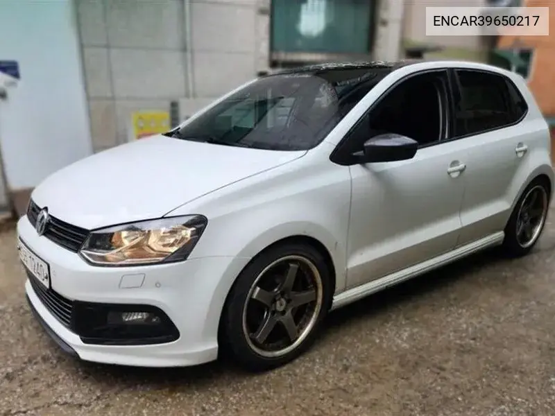 Volkswagen Polo 2015 года выпуска