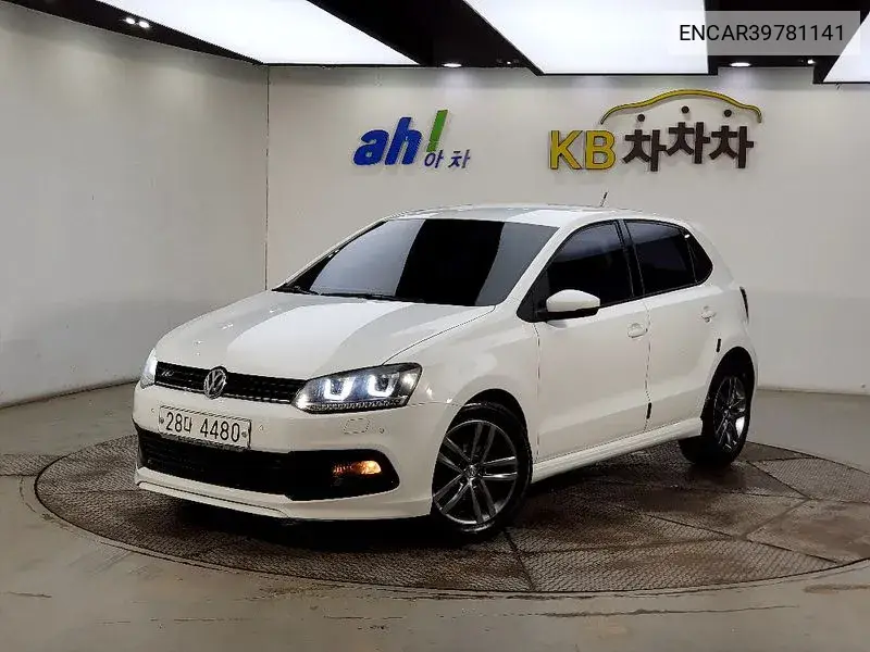 Volkswagen Polo 2015 года выпуска