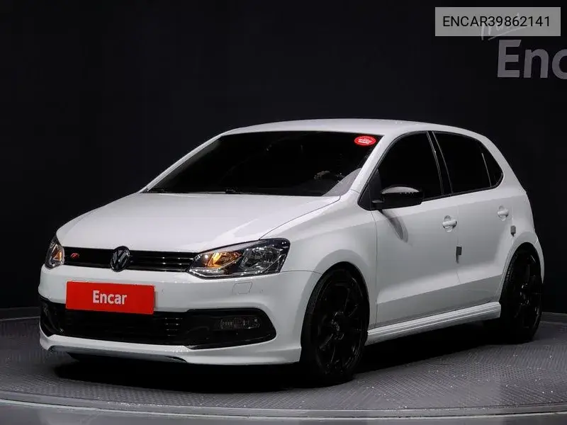 Volkswagen Polo 2015 года выпуска