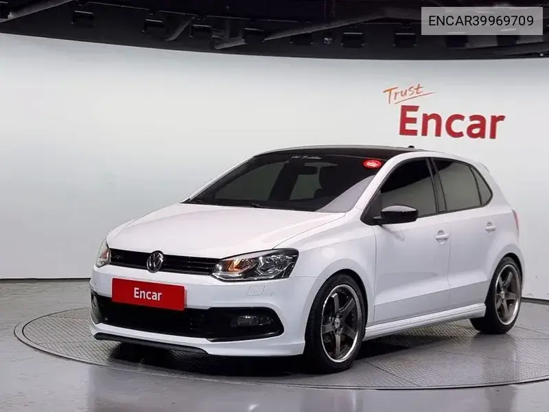 Volkswagen Polo 2015 года выпуска