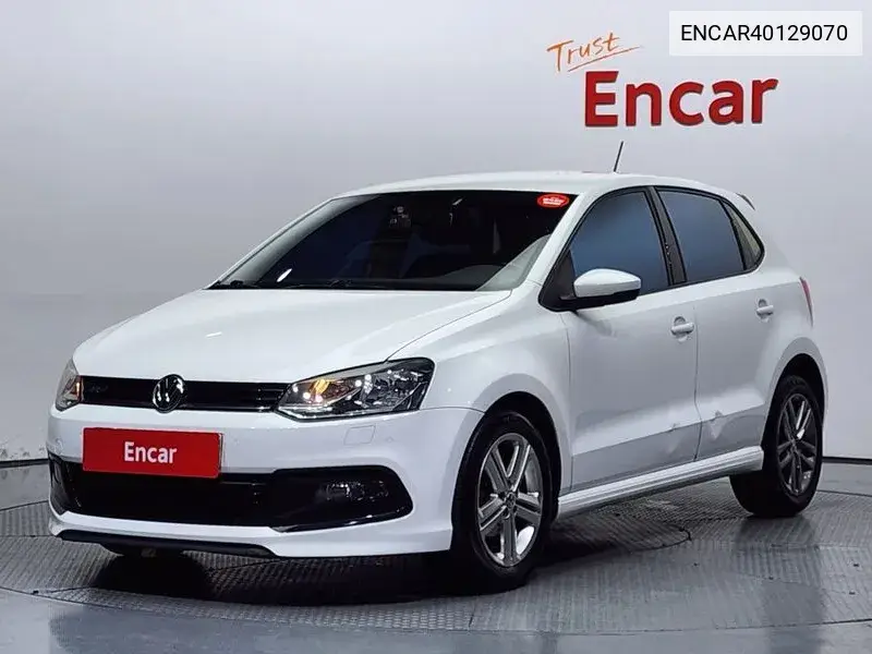 Volkswagen Polo 2015 года выпуска
