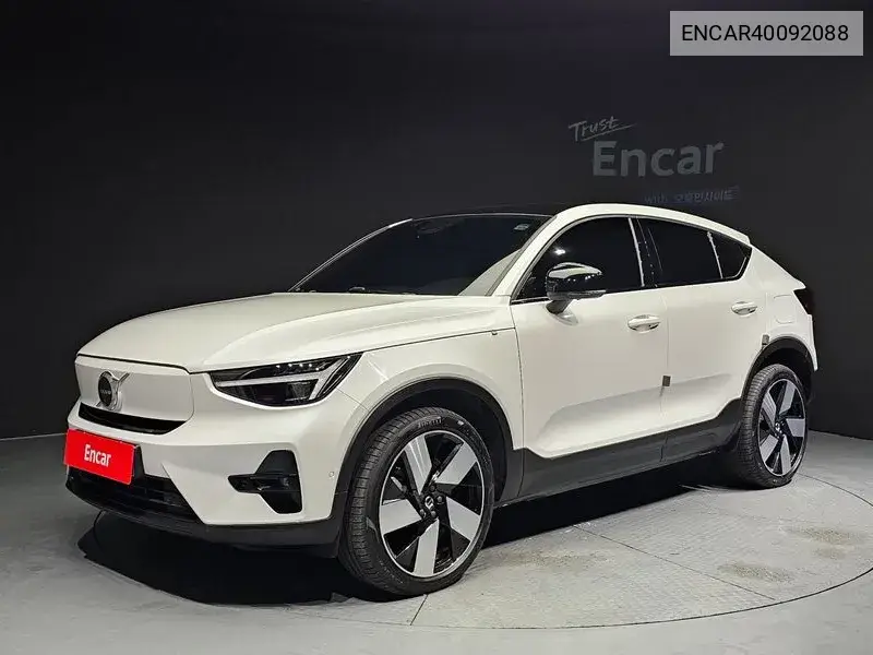 Volvo C40 2022 года выпуска