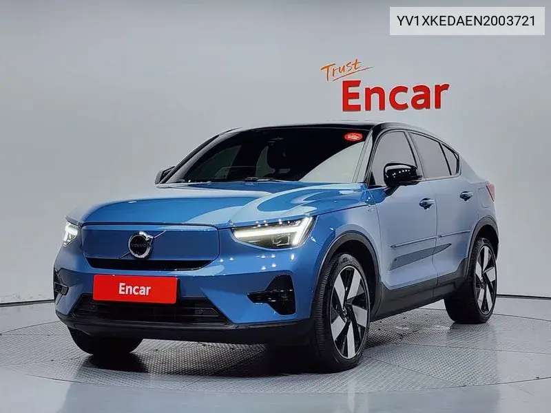 Volvo C40 2022 года выпуска