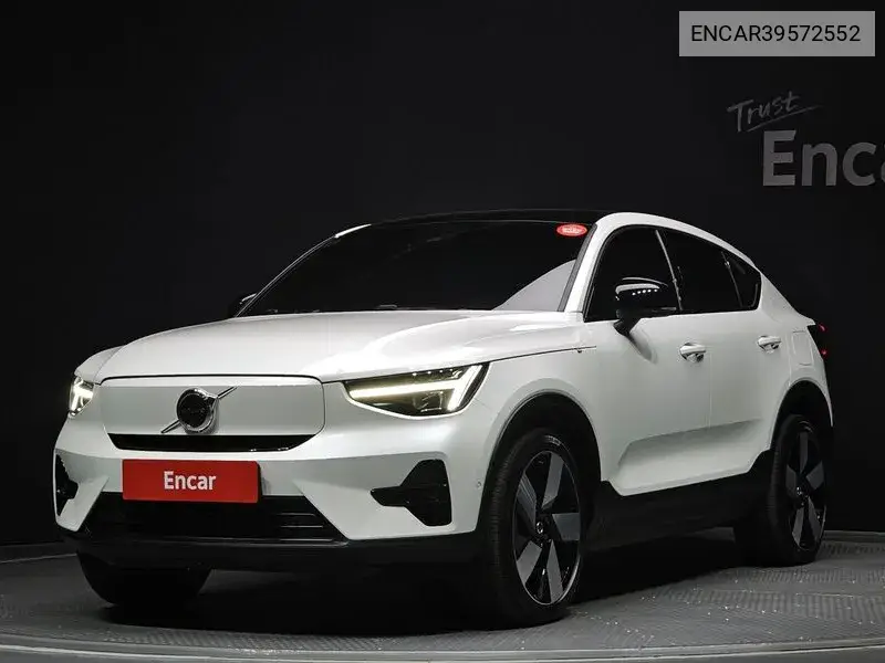 Volvo C40 2023 года выпуска