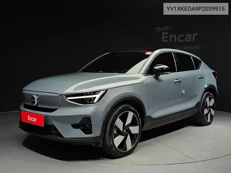 Volvo C40 2023 года выпуска