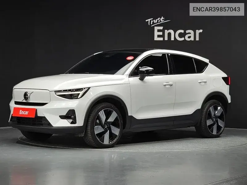 Volvo C40 2023 года выпуска