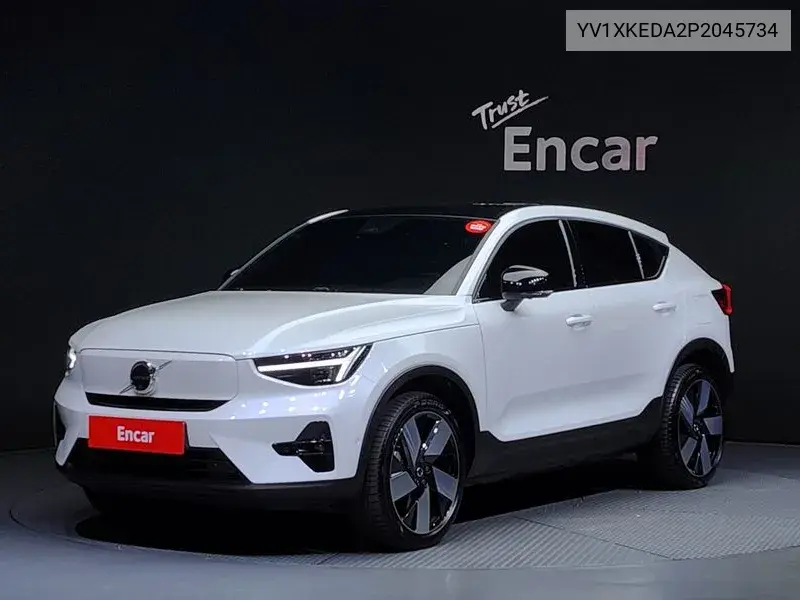 Volvo C40 2023 года выпуска