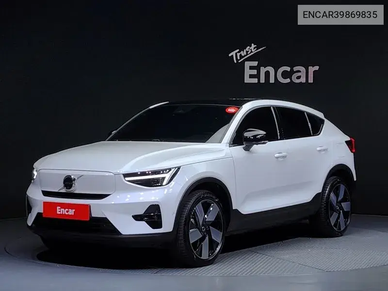 Volvo C40 2023 года выпуска