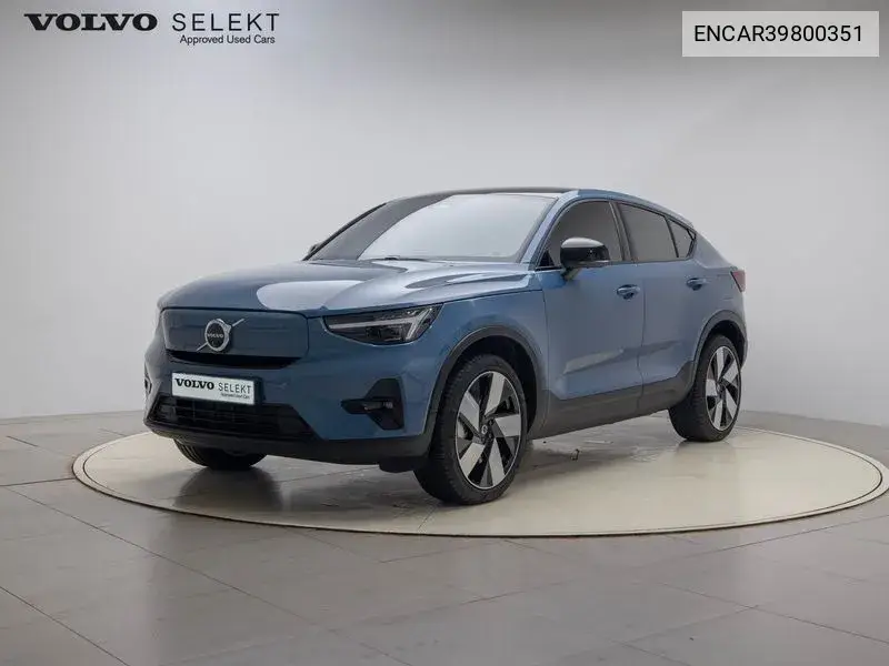 Volvo C40 2024 года выпуска