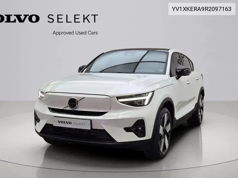 Volvo C40 2024 года выпуска