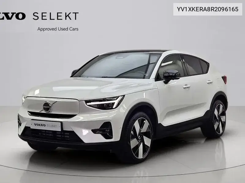 Volvo C40 2024 года выпуска