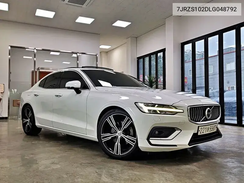 Volvo S60 2020 года выпуска
