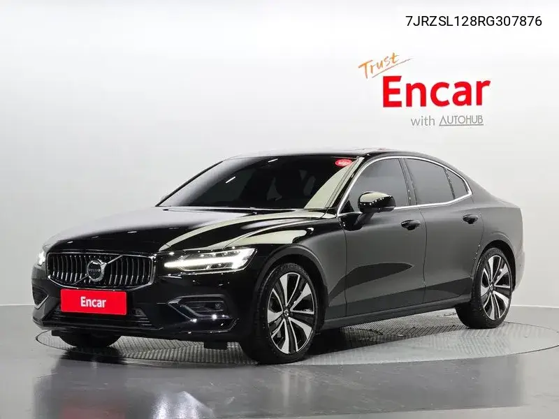 Volvo S60 2024 года выпуска
