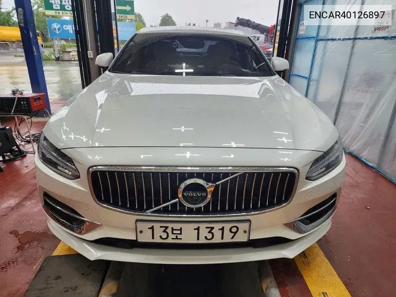 Volvo S90 2019 года выпуска