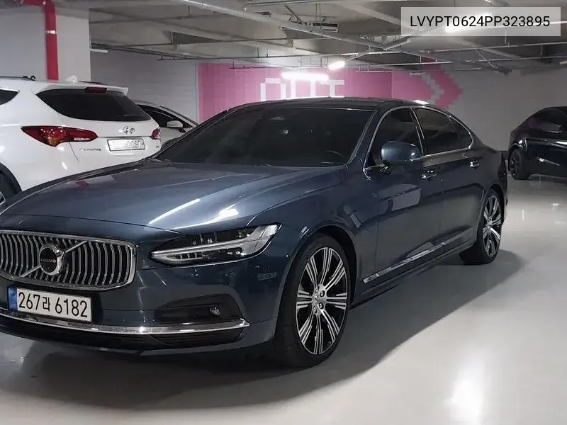 Volvo S90 2022 года выпуска